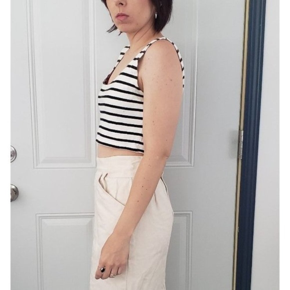 80s Black and White Striped Crop Top - Picture 2 of 4
